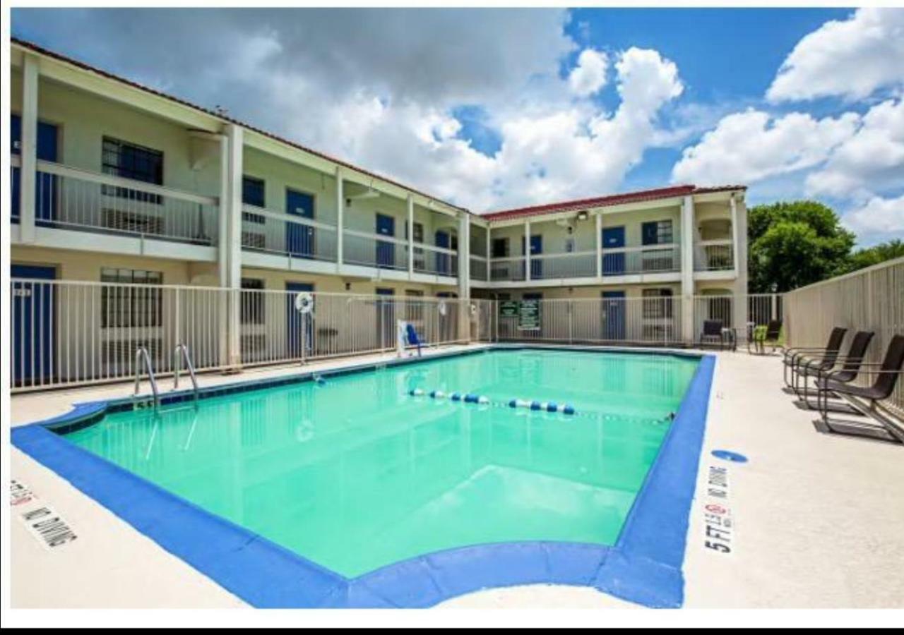 Scottish Inns & Suites Texas City Buitenkant foto